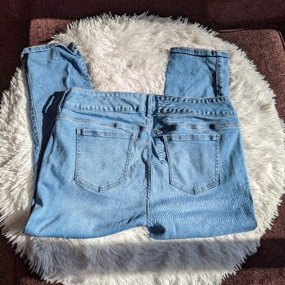 Torrid super soft crop jeans women's size 16 - Picture 2 of 7